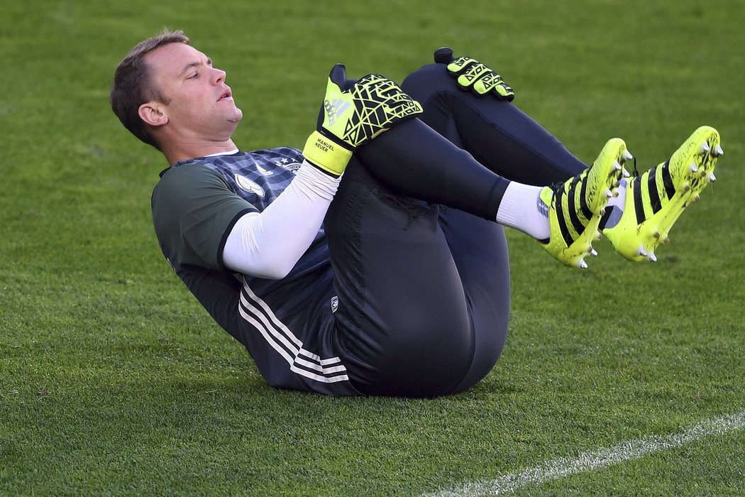 Brankář Německa Manuel Neuer na tréninku