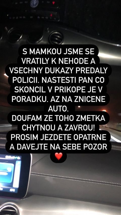 Olympijská šampionka v běhu na lyžích Kateřina Neumannová s dcerou Lucií pronásledovaly piráta silnic, jenž způsobil dopravní nehodu, po které ujel