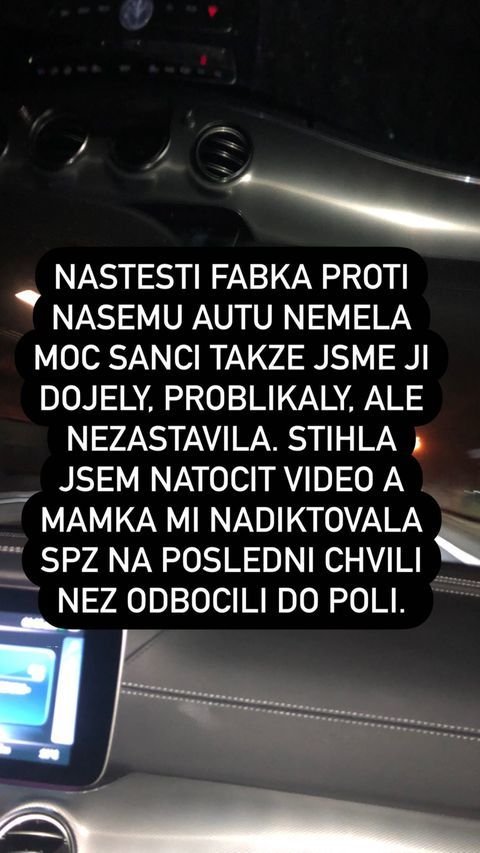 Olympijská šampionka v běhu na lyžích Kateřina Neumannová s dcerou Lucií pronásledovaly piráta silnic, jenž způsobil dopravní nehodu, po které ujel