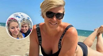 Sexy »padesátka« Kateřina Neumannová na pláži. Dcera Lucie: To bude nápadníků!