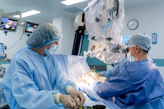 Nástroje pro miniinvazivní chirurgii mozku a páteře jsou stále dostupnější a dokonalejší!