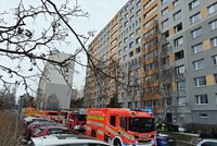 Tragédie ve Stodůlkách: Po požáru bytu v paneláku byla nalezena mrtvola!