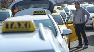 Šéf alternativní taxislužby: Stop stávkařům a podvodníkům v teplákách!