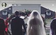 Utajovaná svatba krásné nevěsty Terezy v šatech od Blanky Matragi