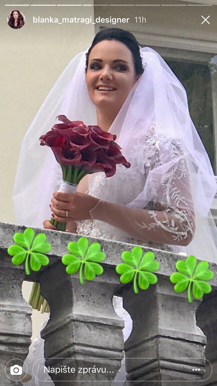 Utajovaná svatba krásné nevěsty Terezy v šatech od Blanky Matragi