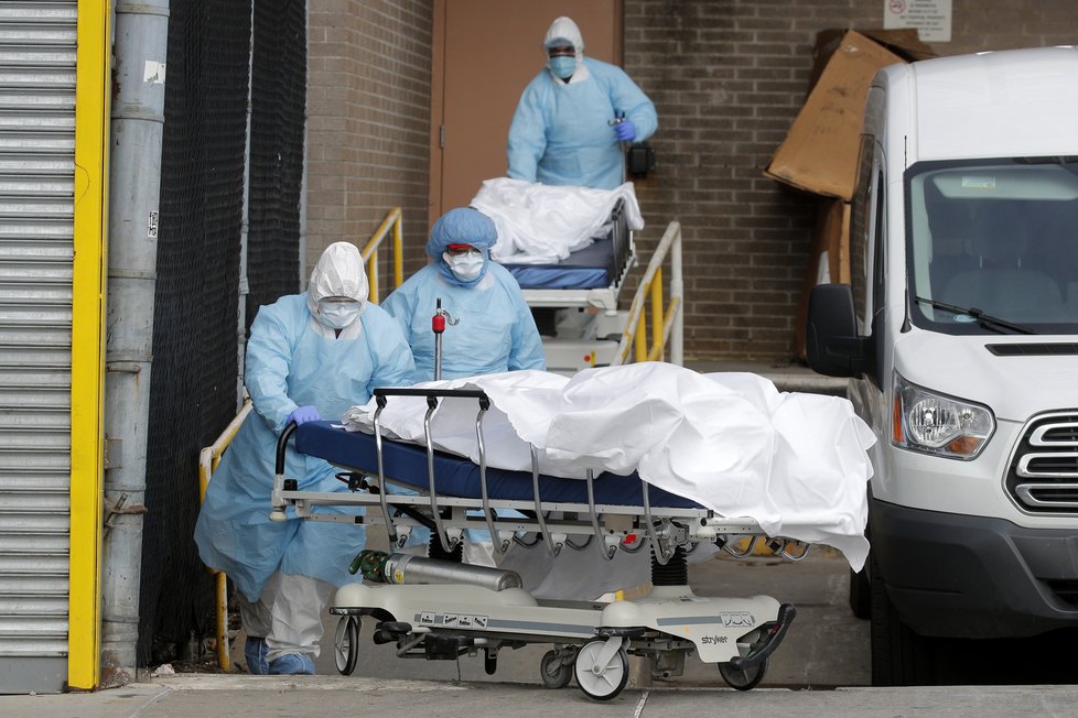 New York je ve válce s koronavirem. Nemocnice postrádají ochranné pomůcky i zdravotnický personál