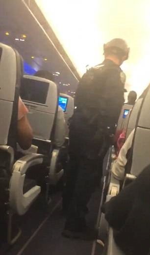 Pilot v New Yorku omylem nahlásil »únos letadla«. Do letadla vtrhla zásahovka