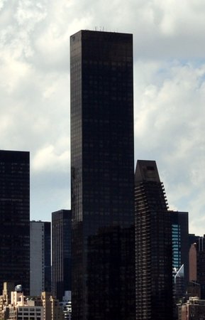 Trump World Tower v sousedství sídla OSN.