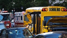 Útok na Manhattanu: Náklaďák smetl cyklisty a školní autobus. Pak přišla palba.