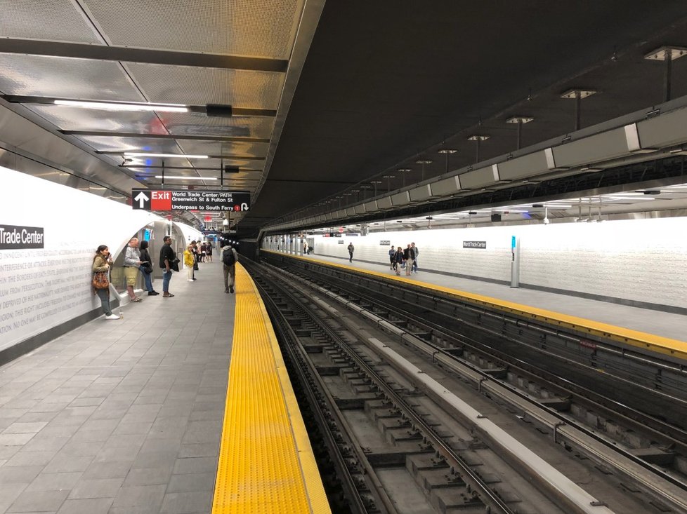 Stanice newyorského metra zničená 11. 9. 2001 je znovu v provozu.