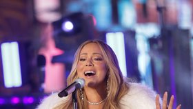 Novoroční oslavy na Times Square v New Yorku a zpěvačka Mariah Carey