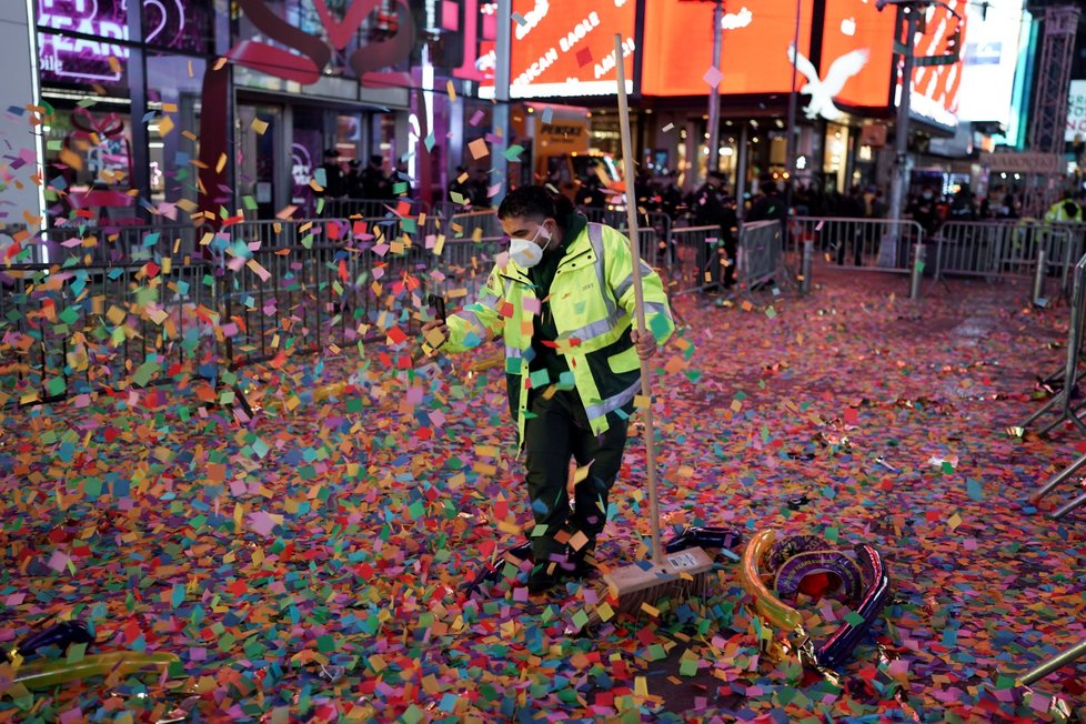 Silvestrovské oslavy na Times Square v New Yorku.