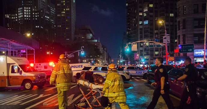 Exploze bomby na Manhattanu si vyžádala desítky zraněných