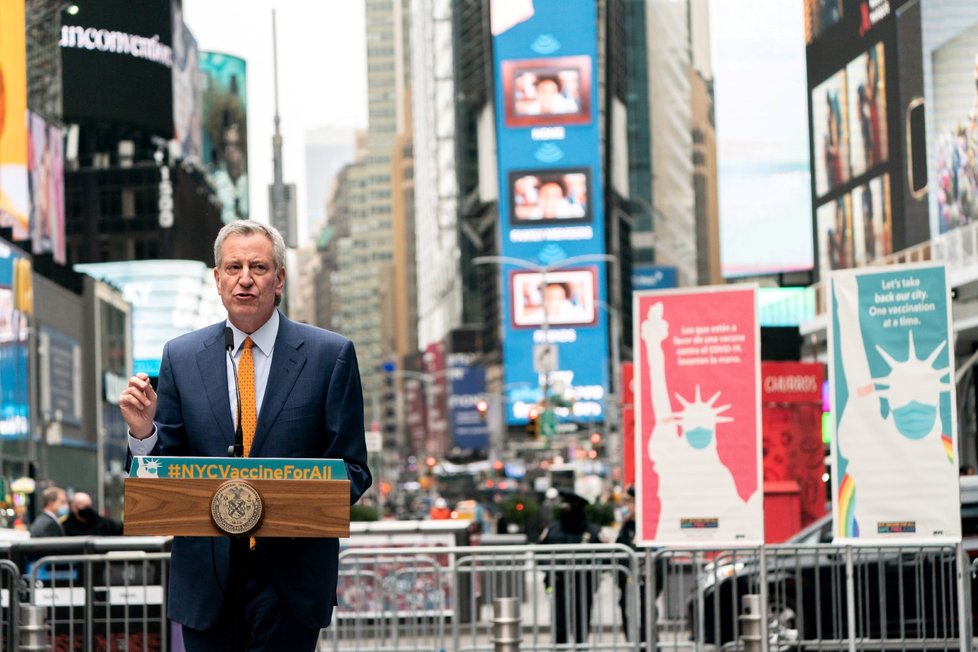 Spuštění očkovacího centra na Broadwayi v samotném centru New Yorku (12. 4. 2021)