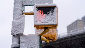 New York má letos bohatou sněhovou nadílku (14. 12. 2025).