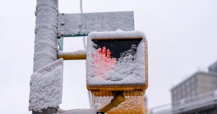 New York má letos bohatou sněhovou nadílku (14. 12. 2025).