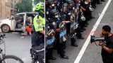 Policie unáší demonstranty? Na videu tlačí ženu do auta, v New Yorku čelí kritice