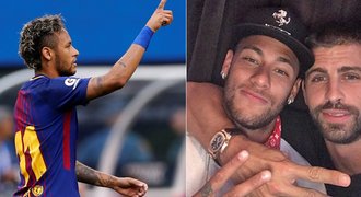Neymar chce od PSG garance, táta je s týmem. Odchod pochopím, řekl Piqué