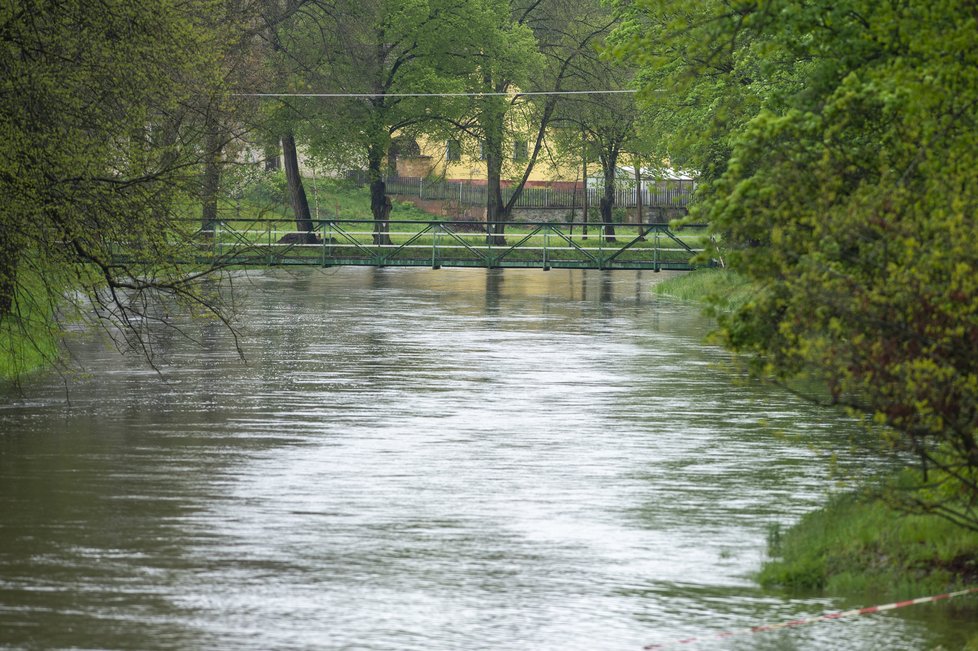 Rozvodněná řeka Nežárka v Jihočeském kraji (14.5.2021)