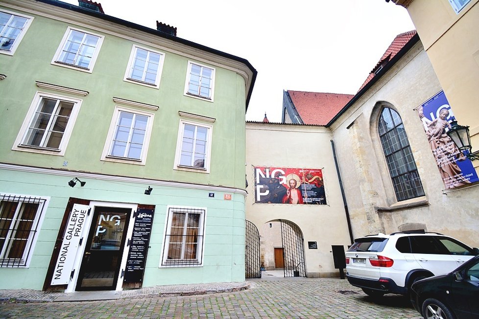 Poslední letošní výstavou Národní galerie Praha je výstava v Anežském klášteře věnovaná krásným madonám