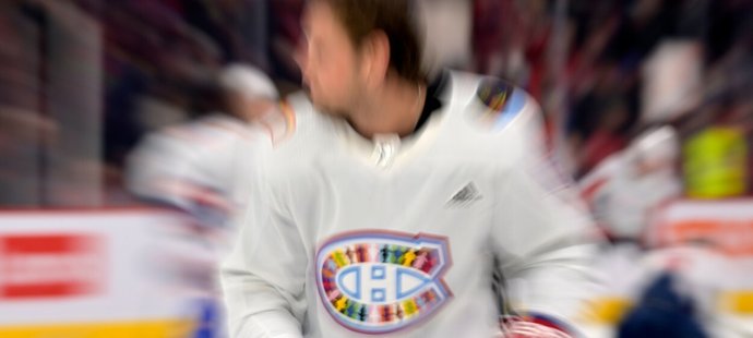 Speciální „zahřívací“ dresy k akci Pride Night v duhových barvách zmizí z NHL od příští sezóny.