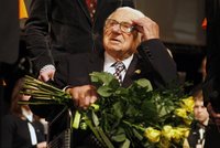 Zachránce židovských dětí Nicholas Winton si Řád Bílého lva nepřevezme kvůli špatnému zdraví