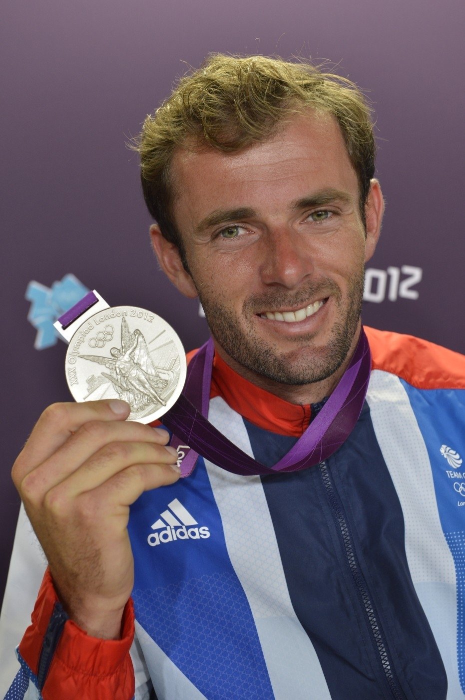 Windsurfař Nick Dempsey se stříbrnou medailí z OH v Londýně