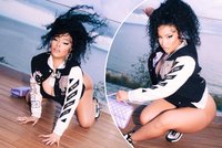 Nicki Minaj u moře: Svůdné křivky v upnutém body!