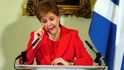 Skotská premiérka Nicola Sturgeon oznamuje odchod z funkce