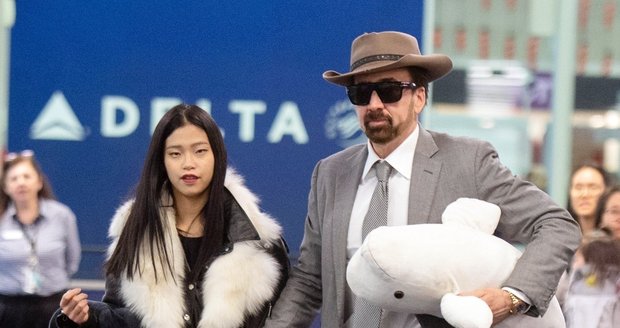 Nicolas Cage se popáté oženil. Za manželku pojal Japonku Riko Shibate