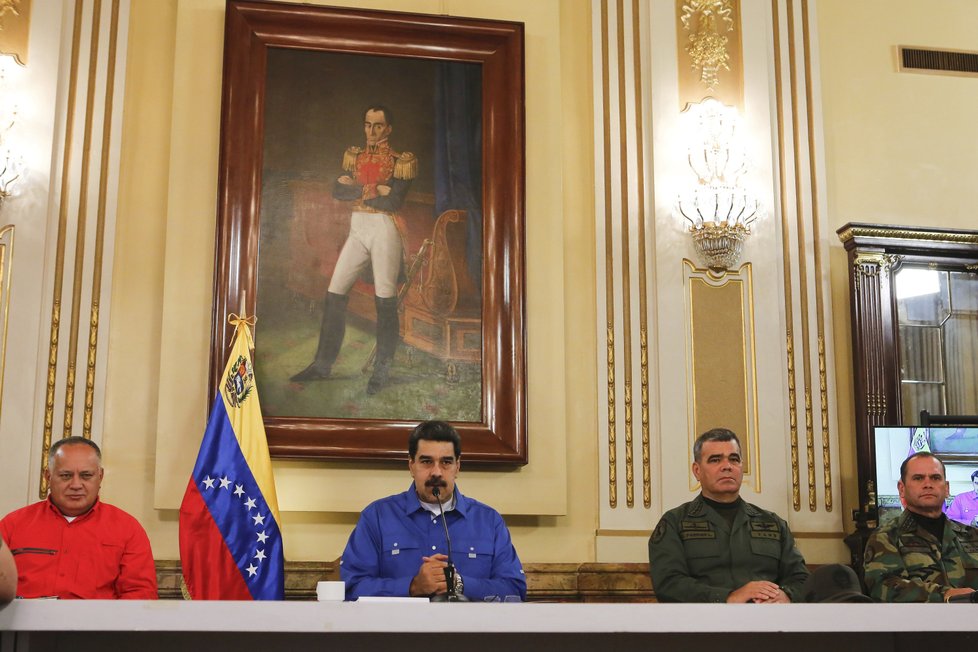 Venezuelský prezident Maduro byl připraven prchnout ze země, tvrdí USA.