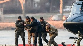 Převoz Nicoláse Madura k soudu v USA (5.1.2025)