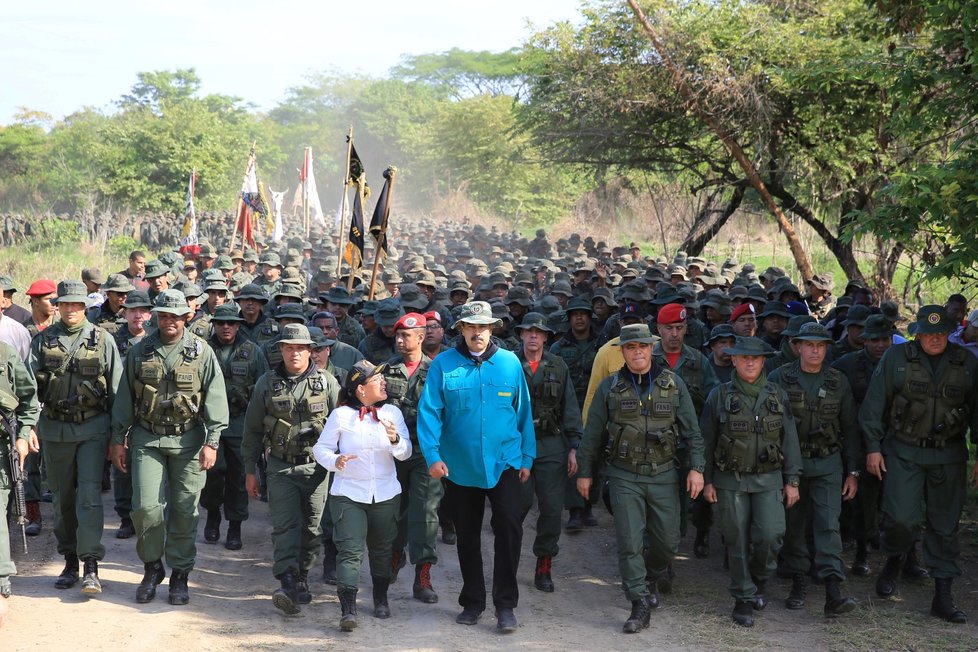 Nicolás Maduro navštívil vojenské výcvikové středisko v El Pau.