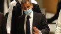 Končí soud s francouzským exprezidentem Nicolasem Sarkozym. Obhajoba žádá zproštění obžaloby. Žalobci chtějí politika poslat na půl roku do vězení.