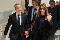 Seděl tam i Šakal, na cele ve VIP křídle je sprcha a televize. Sarkozy zamíří do proslulé věznice?