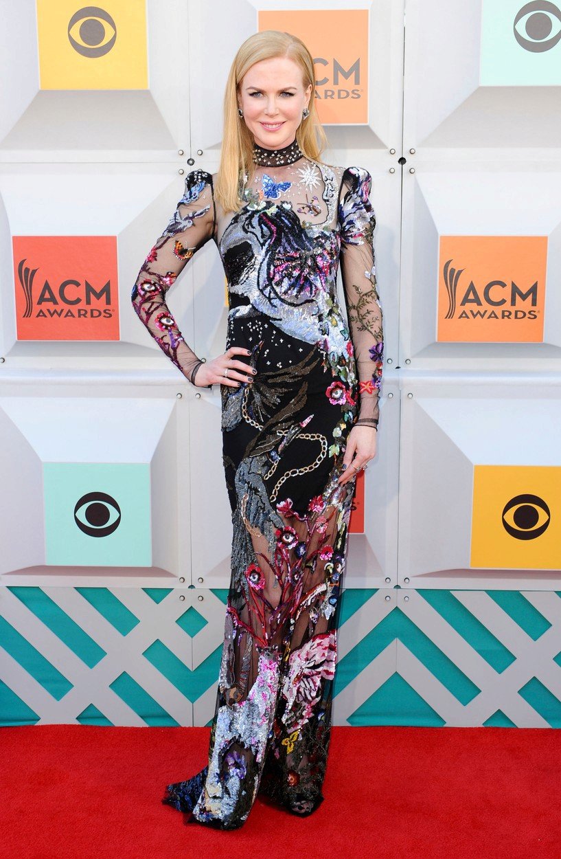 Minulý týden Nicole Kidman předvedla nové šaty na Academy of Country Music Awards.