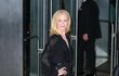 Herečka Nicole Kidman (50) má krásné a nekonečně dlouhé nohy, takhle je ale rozhodně ukázat nechtěla.