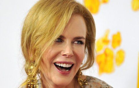 Herečka Nicole Kidman (50) má krásné a nekonečně dlouhé nohy, takhle je ale rozhodně ukázat nechtěla.