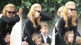 Hořké slzy Nicole Kidman: pohřbila tatínka a zazpívala mu na cestu