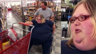 Nemůže chodit, nevejde se mezi regály: Váží 317 kilo a za romantiku považuje výlet do obchodu Nemůže chodit, nevejde se mezi regály: Váží 317 kilo a za romantiku považuje výlet do obchodu