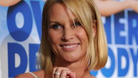 Nicolette Sheridan: Zoufalá manželka, praštěná herečka?