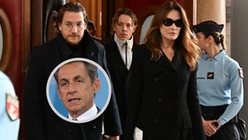 Jednání soudu o propuštění Nicolase Sarkozyho: Manželka Carla Bruniová a syn Jean Sarkozy (10.11.2025)