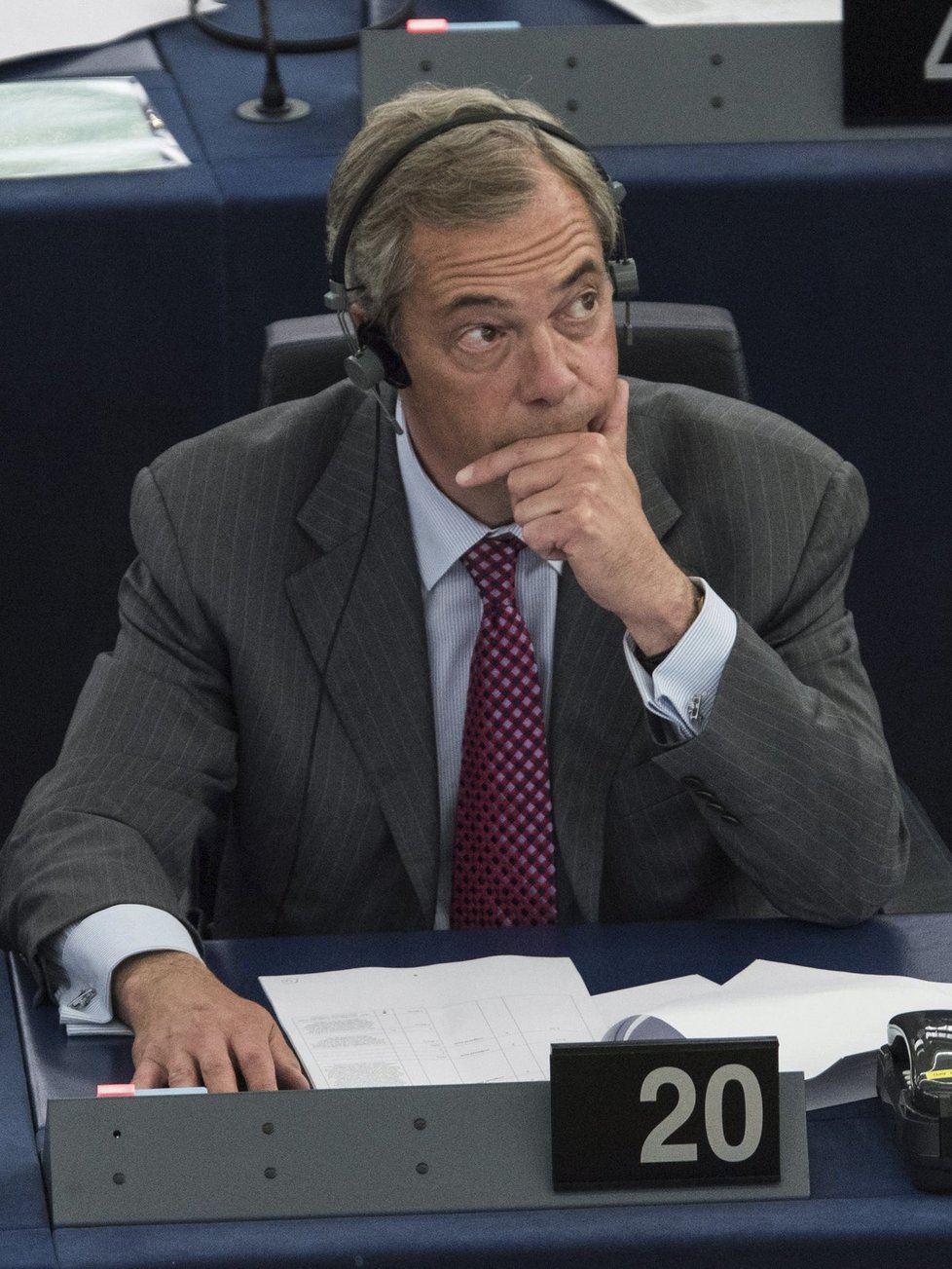 Euroskeptik Nigel Farage na zasedání Evropského parlamentu ve Štrasburku