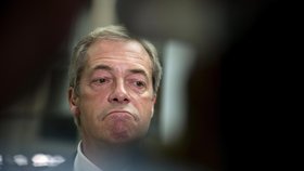Další „zbabělec“ po Brexitu: Šéf UKIPU, euroskeptik Farage ohlásil rezignaci.