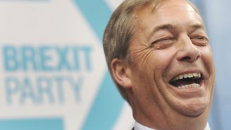 Nigel Farage se vrací. Do původně neplánovaných eurovoleb jde s novou Stranou pro brexit