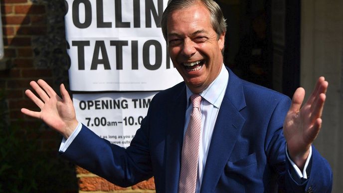 Nigel Farage se patrně bude radovat z velkého vítězství v britských eurovolbách