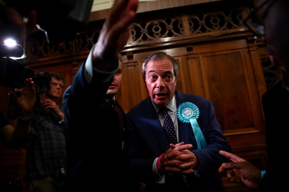 Lídr Strany pro brexit  Nigel Farage