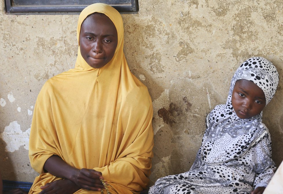 Boko Haram ze školy v Dapchi unesla přes 100 školaček.