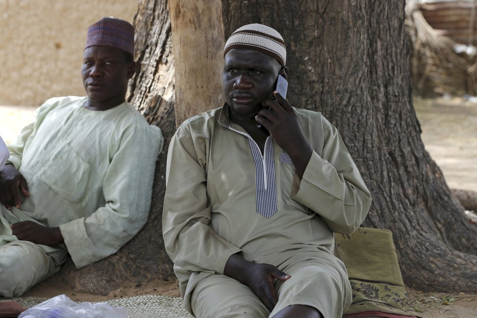 Boko Haram ze školy v Dapchi unesla přes 100 školaček.