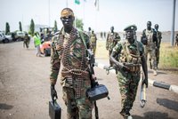 Ozbrojenci vrhli na vězení dynamit a propustili 800 zločinců. Incidentů v Nigérii přibývá